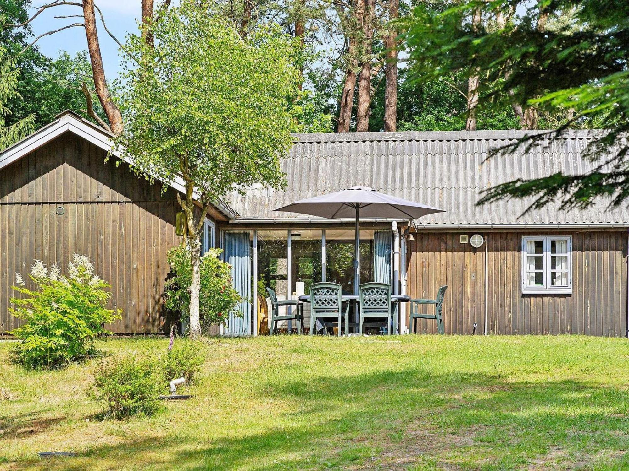 7 Person Holiday Home In Kolind Exteriör bild